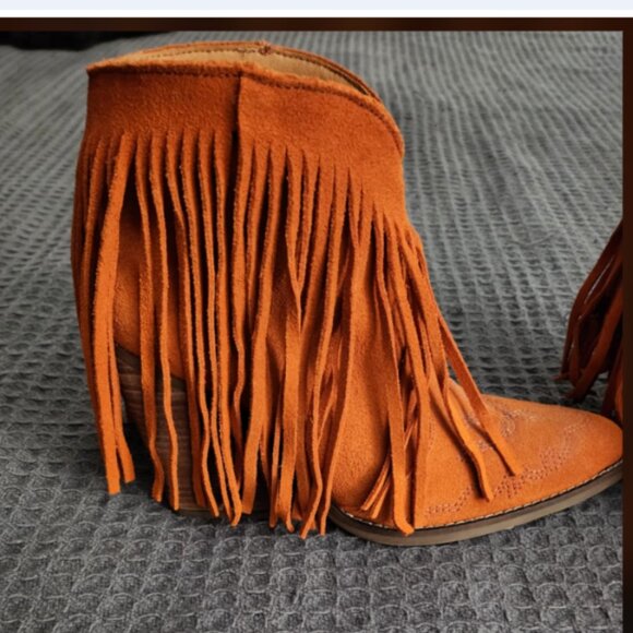 NWT- Suede Dingo Fringe Ankle Boots- burnt orange, size 8M - Picture 4 of 4
